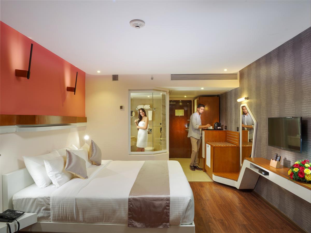 The Blooms Cochin Hotel Kochi Exterior foto